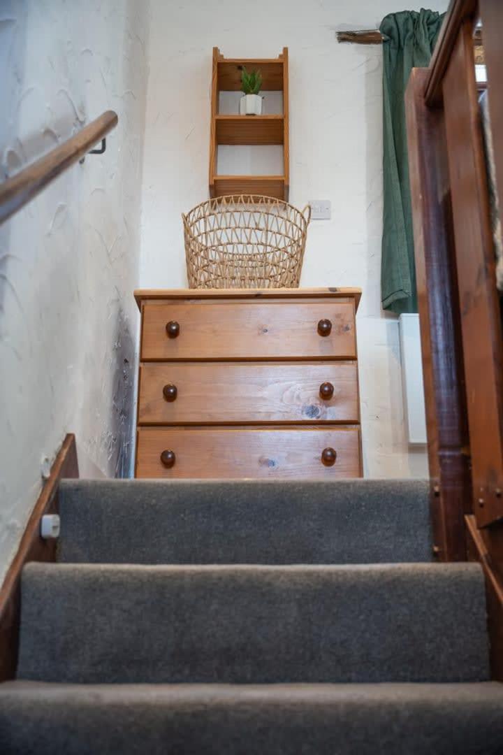 Lovely 2 Bedroom Coastal Cottage Near Bude Exteriör bild