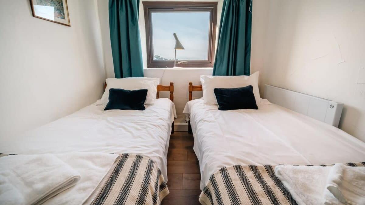 Lovely 2 Bedroom Coastal Cottage Near Bude Exteriör bild