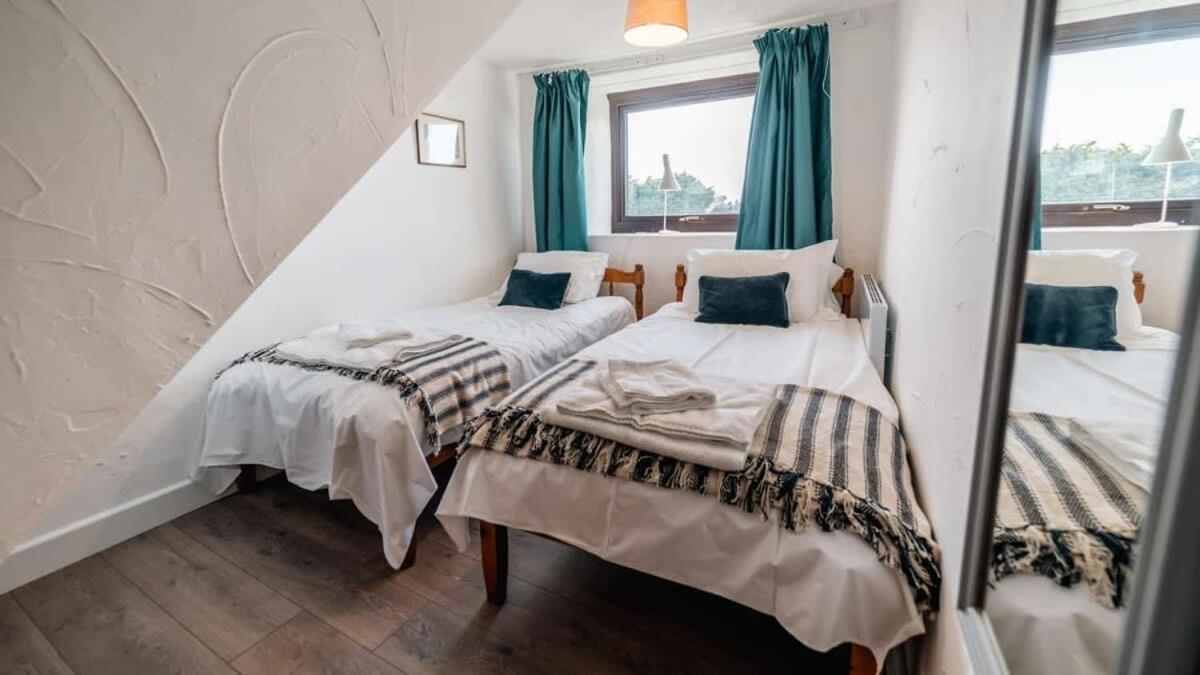 Lovely 2 Bedroom Coastal Cottage Near Bude Exteriör bild