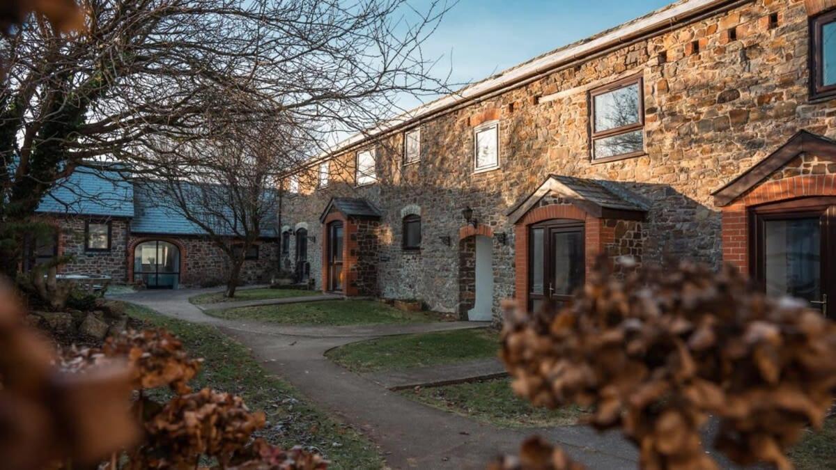 Lovely 2 Bedroom Coastal Cottage Near Bude Exteriör bild